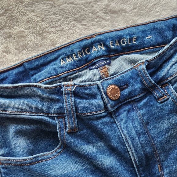 American Eagle Distressed High-Rise Jegging - Picture 4 of 9